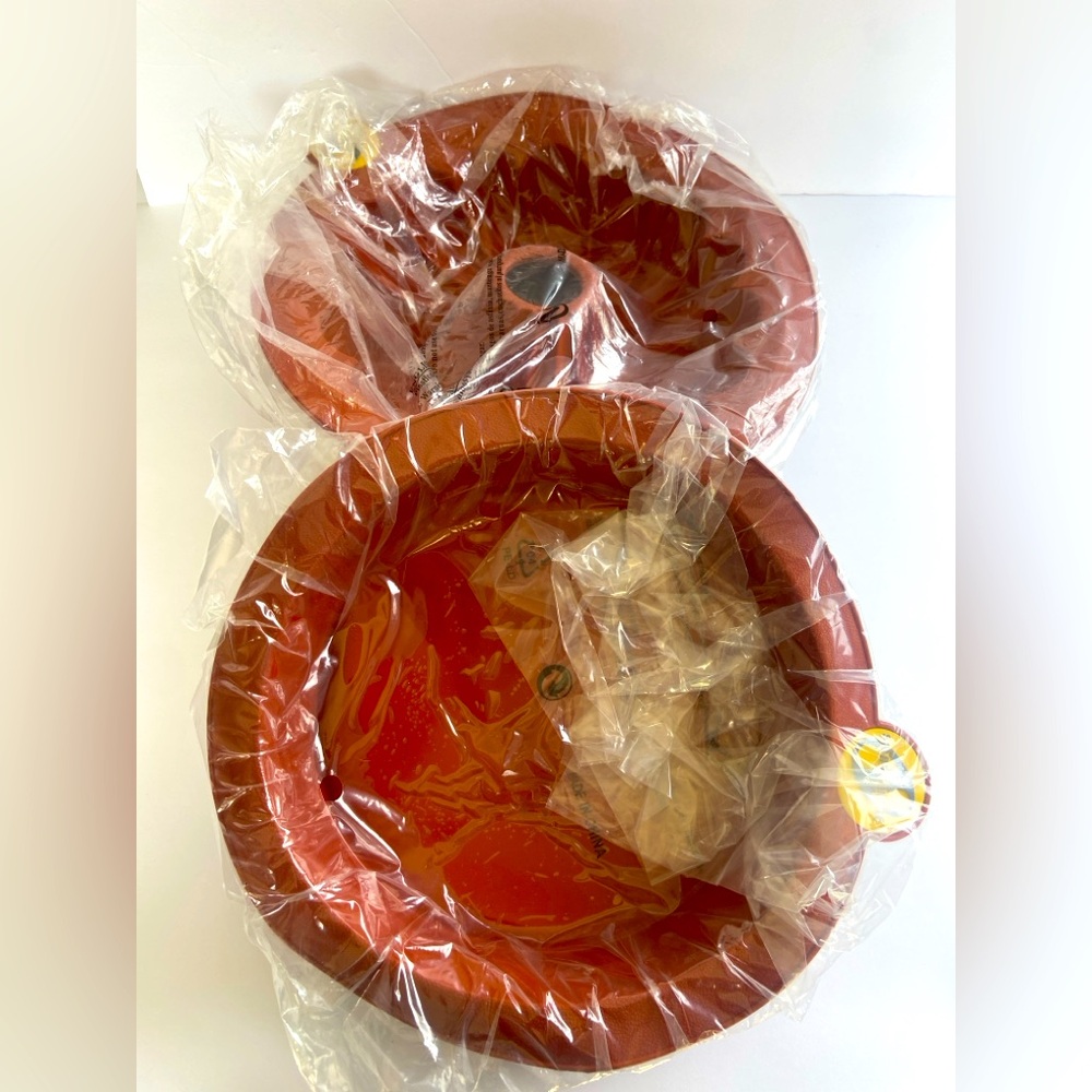 SMARTWARE 2 Piece Bakeware Set- Copper and Silicone| Bundt Cake Pan + 8” pan